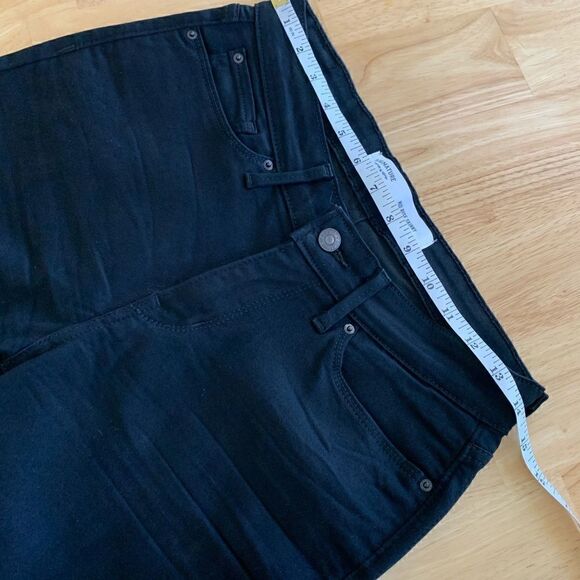 Levi Strauss mid rise skinny, black, size 6 - Picture 12 of 14